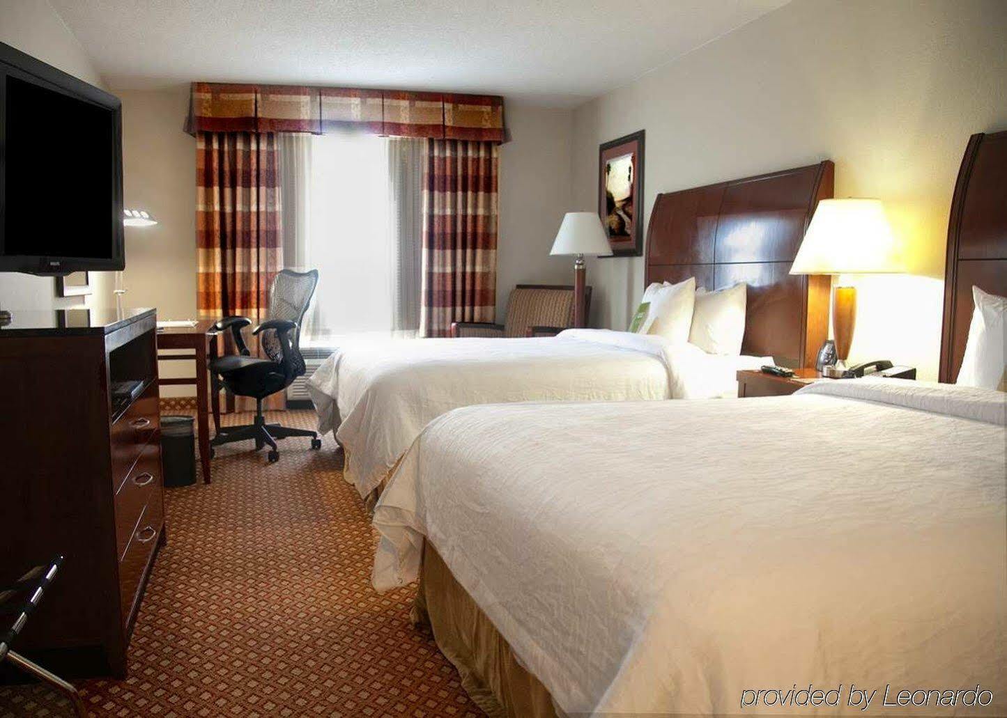 Hilton Garden Inn Savannah Midtown Экстерьер фото